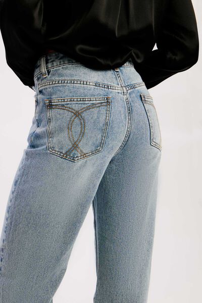Pia Straight Jeans