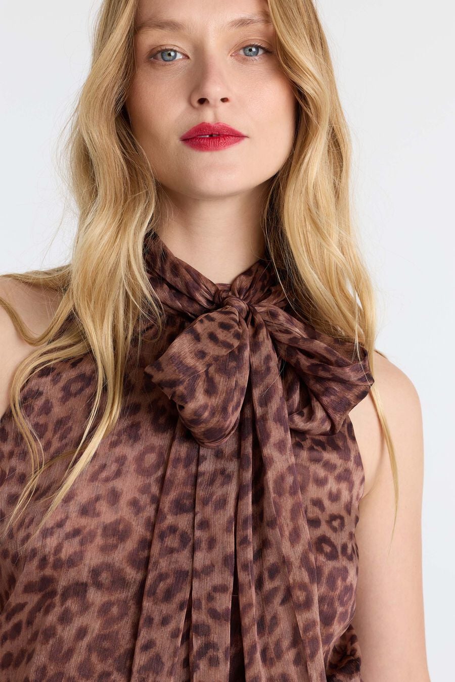 ARLETTE NECK TIE PRINTED TOP in colour Leopard