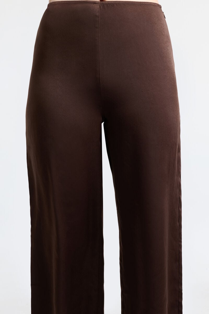DEVIN MID RISE SATIN PANT in colour Chocolate