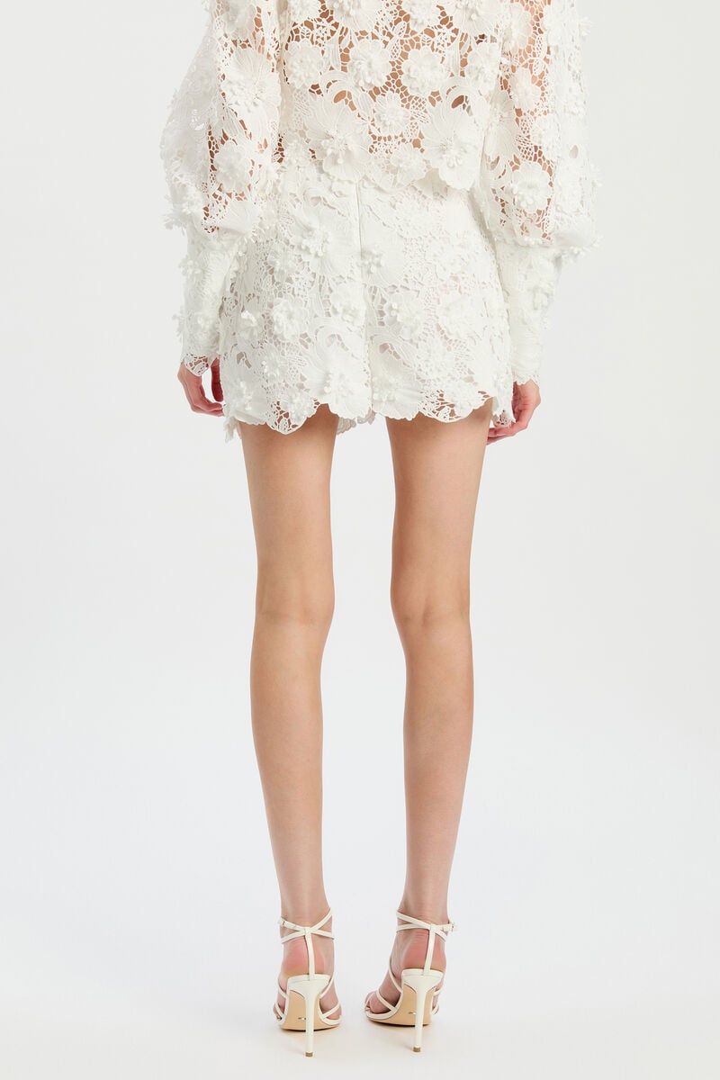 AMYRA HIGH WAISTED SHORT in colour WHITELACE