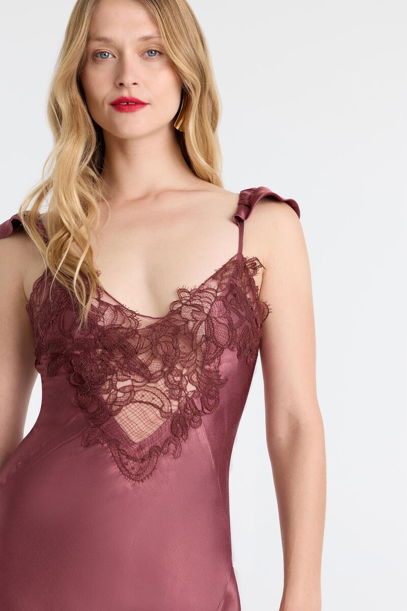 IVY LACE DETAIL MAXI DRESS in colour Mocha