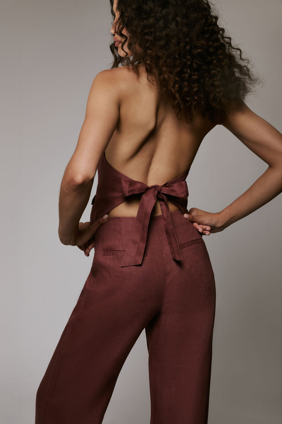 DOMENICA HALTER LINEN VEST in colour Chestnut
