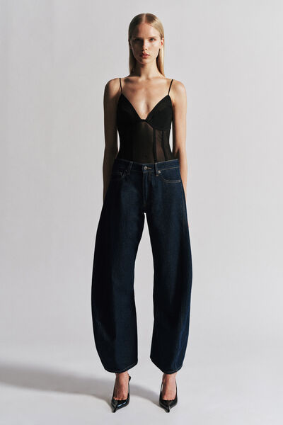 030 Mid Rise Relaxed Fit Jean