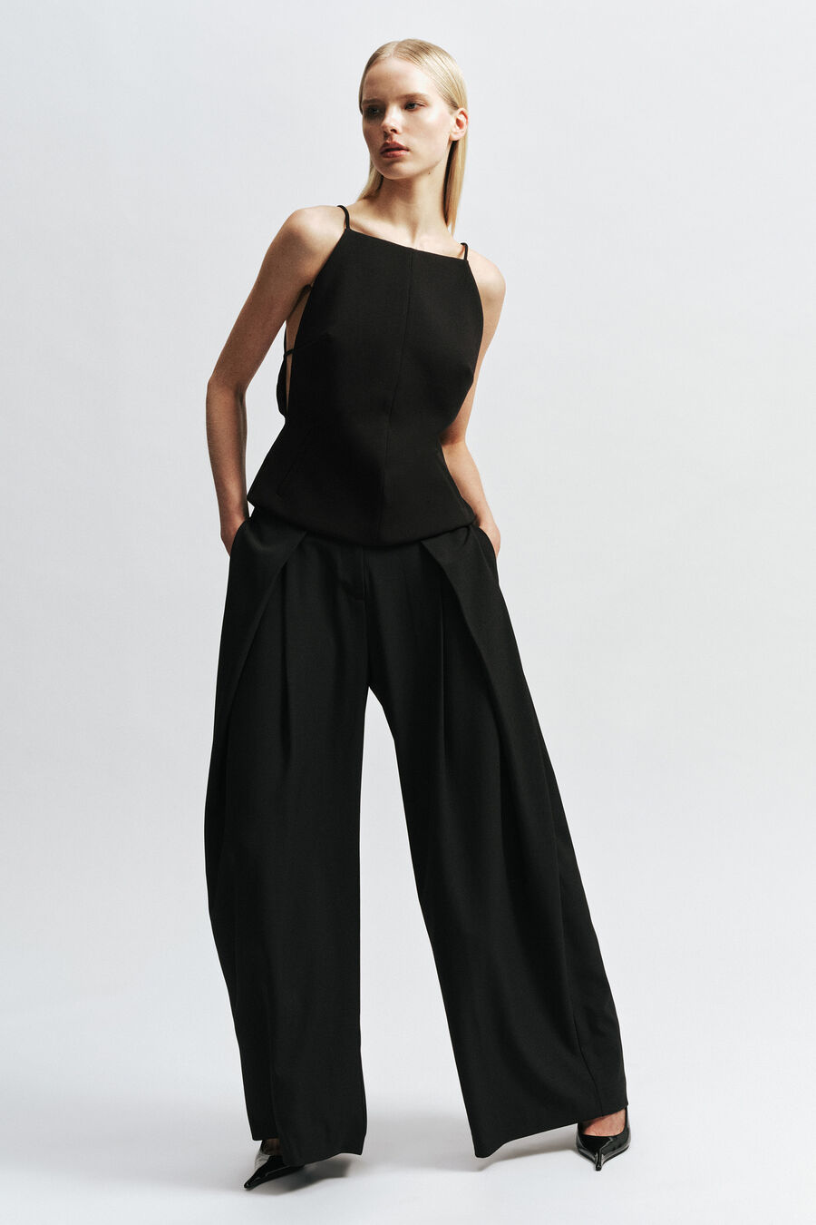 Arelia High Neck Top