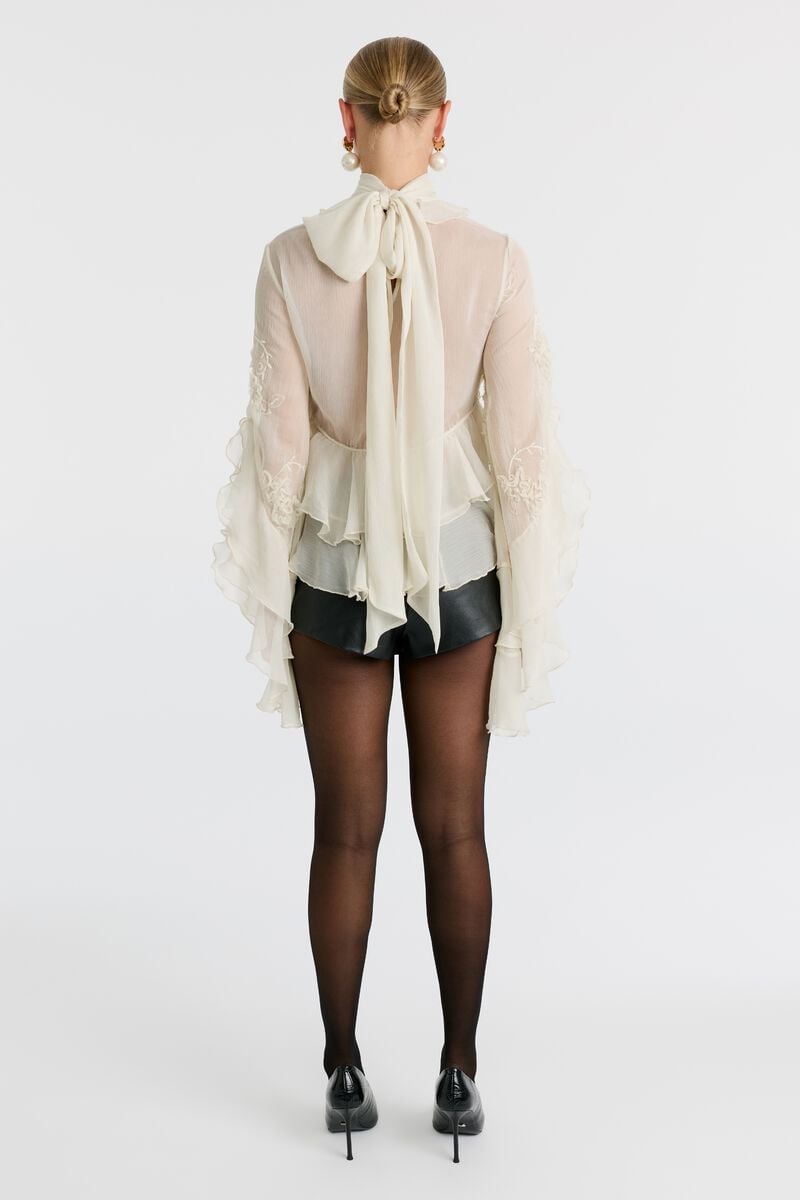 ANYSSA RUFFLE BLOUSE in colour Ivory