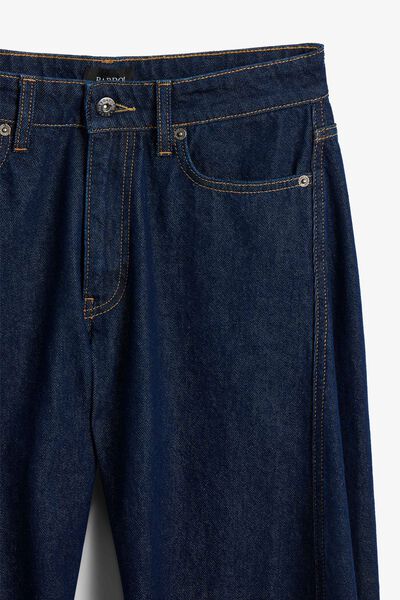 030 Mid Rise Relaxed Fit Jean