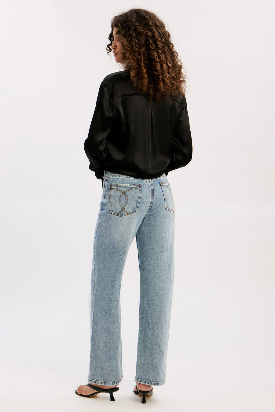 Pia Straight Jeans